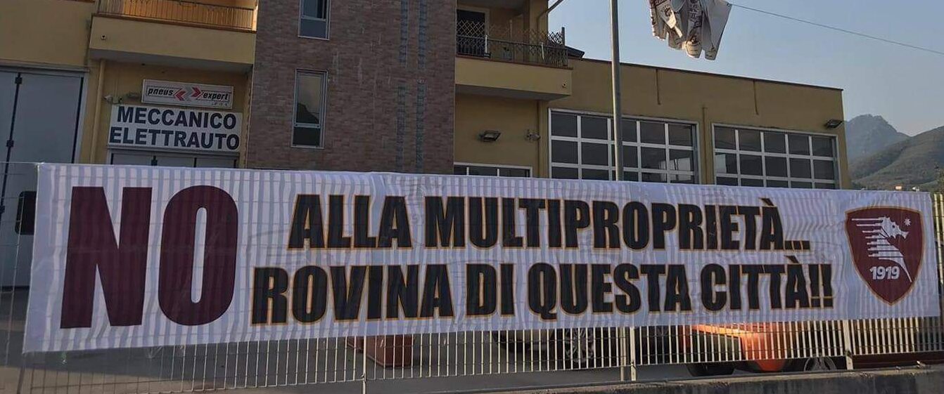 striscione salernitana