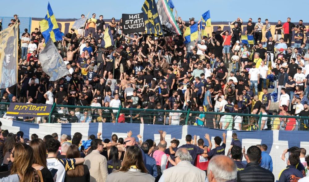 giugliano calcio tifoseria