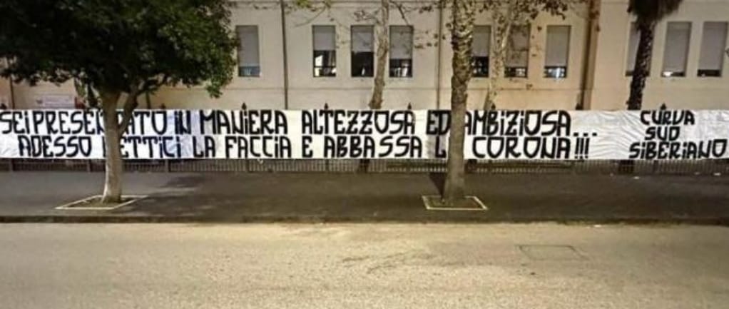 striscione tifosi contro iervolino